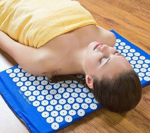 Kuznetsov -aplikaator emakakaela osteokondroosiga